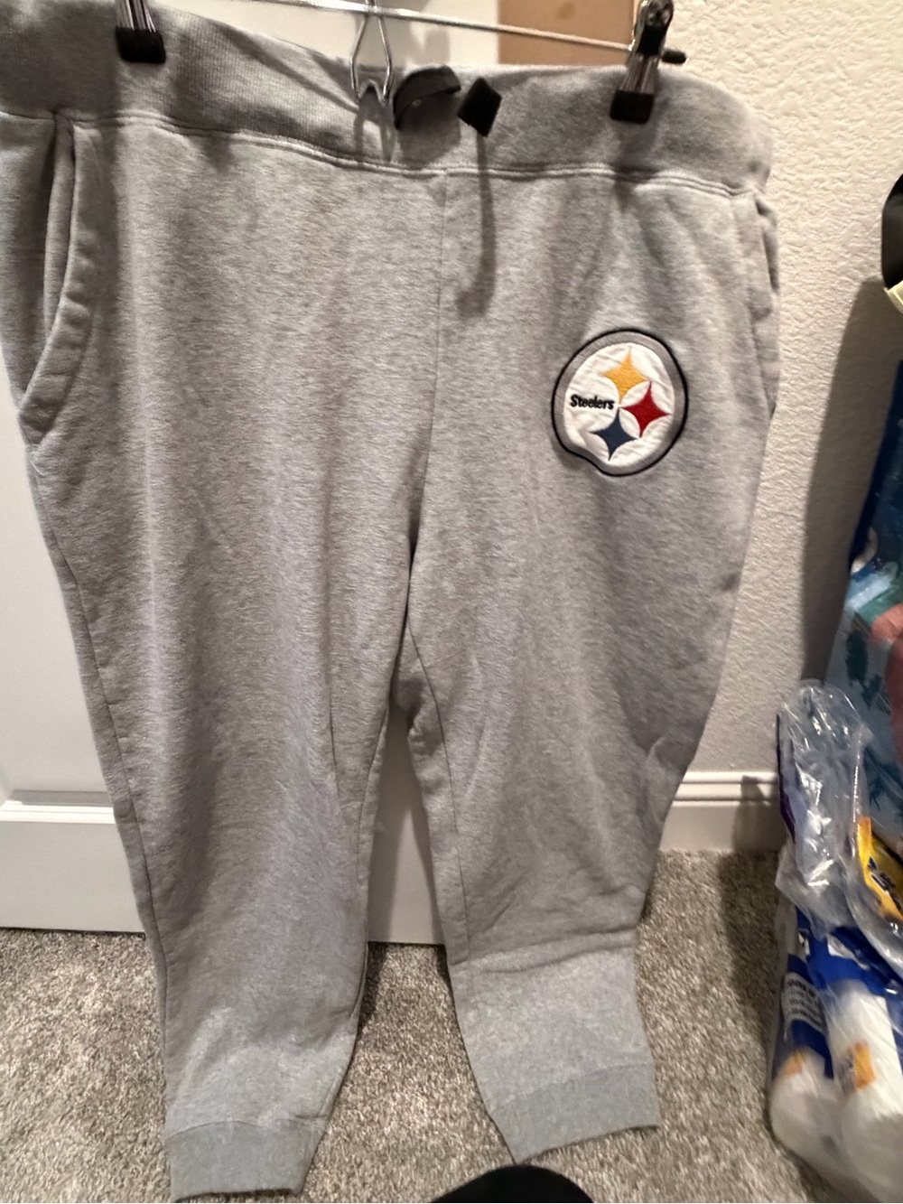 Steelers Women’s Gray Fleece Jogger Sweatpants